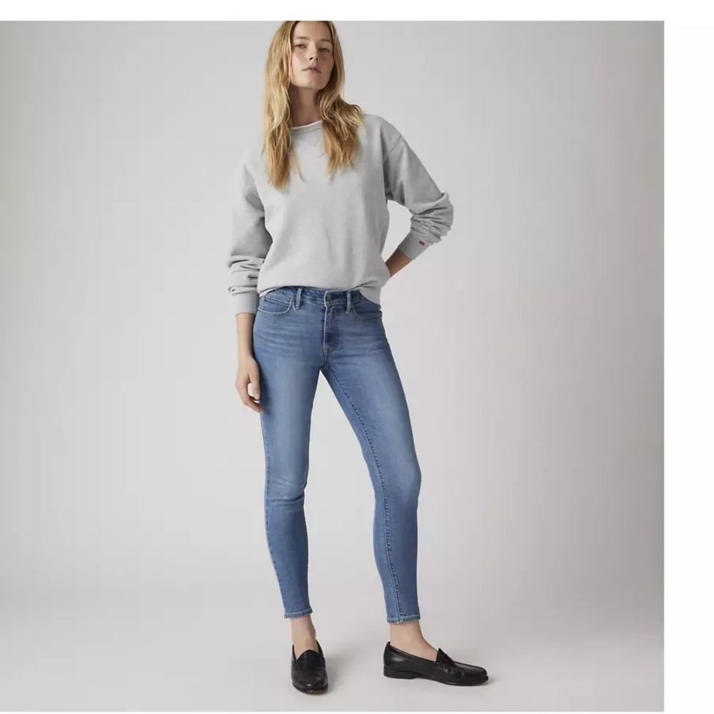 Levi's Women's Skinny Jeans in Blue 30x26